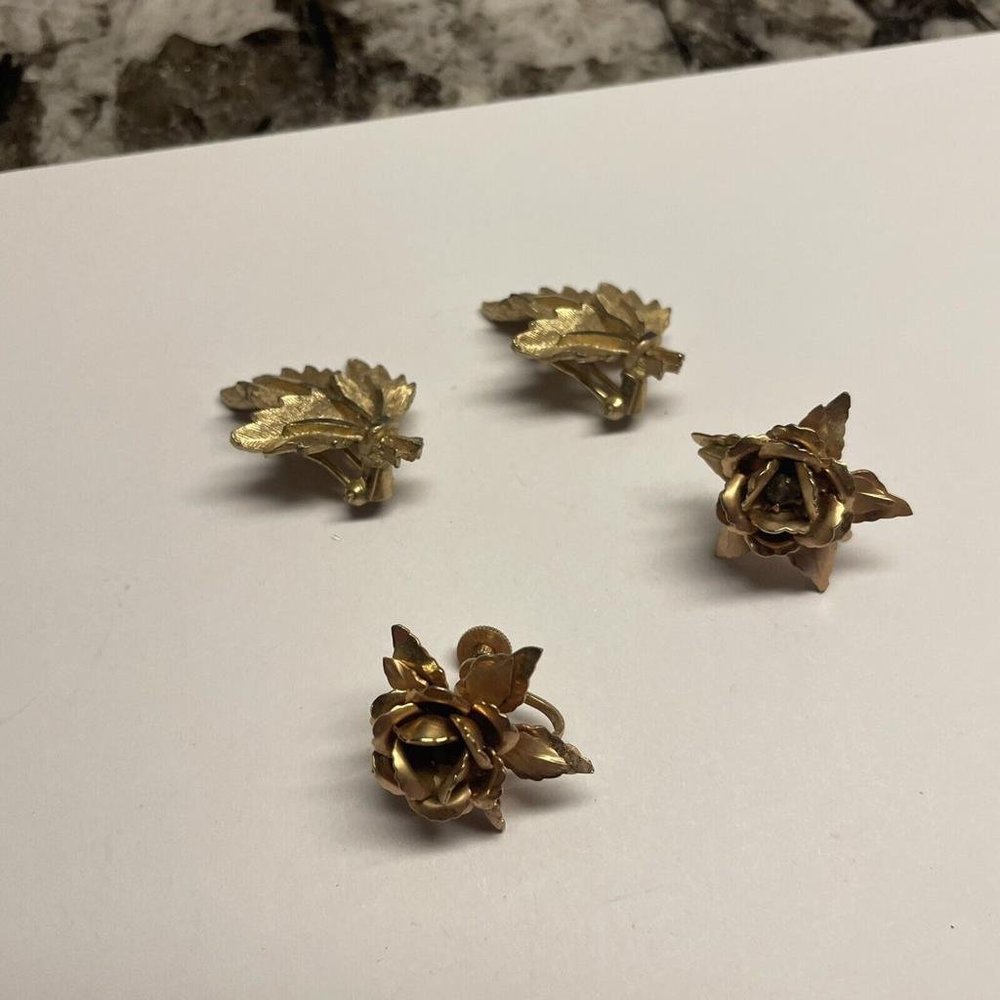 Vintage Gold Tone Clip On Earrings Signed B.N. / B.S.K.